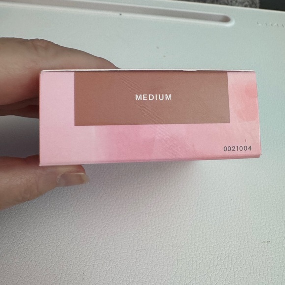 Mally soft as silk powder foundation - Picture 6 of 7